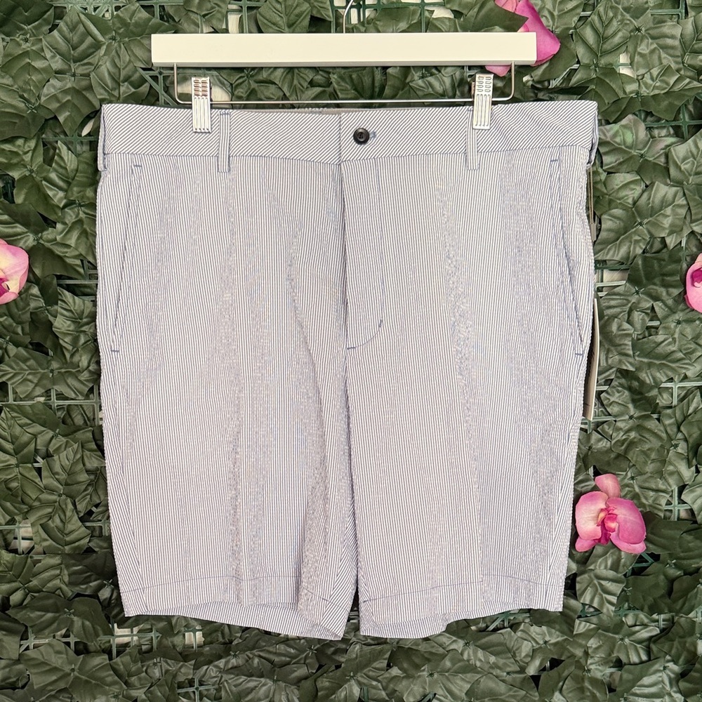 NWT Walter Hagen Light Blue Seersucker Flat Front Shorts 36x9